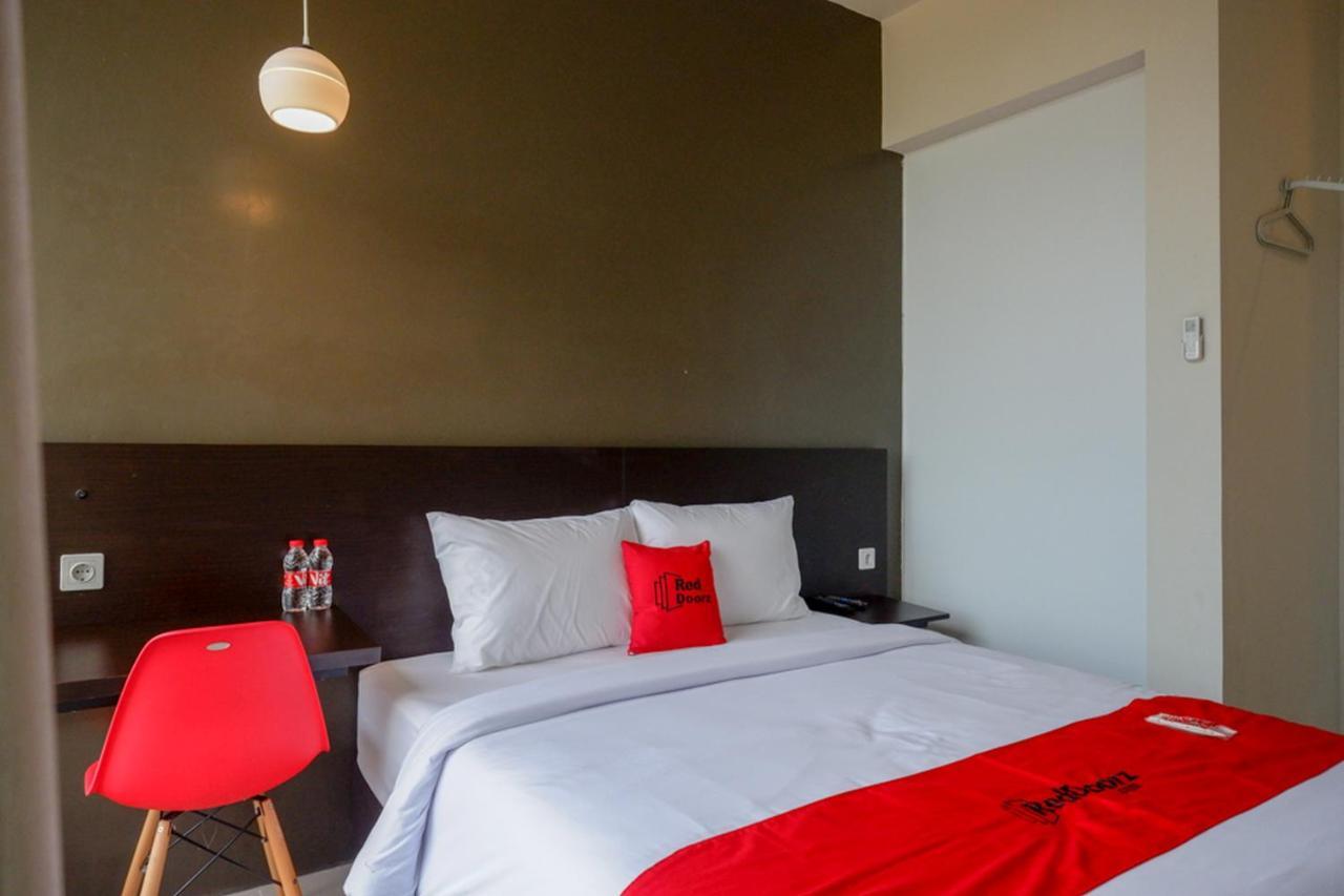 Reddoorz Plus Near Solo Baru Dış mekan fotoğraf