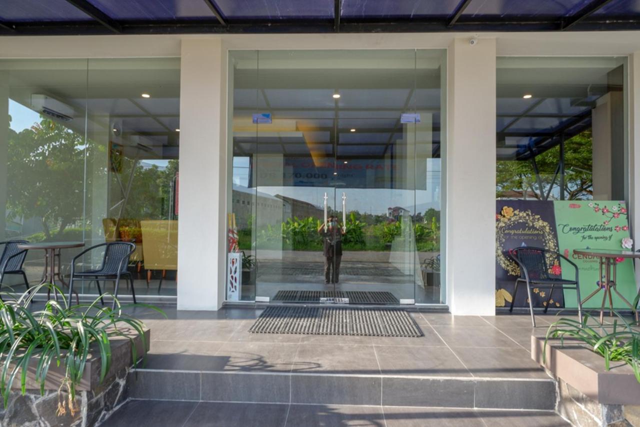 Reddoorz Plus Near Solo Baru Dış mekan fotoğraf