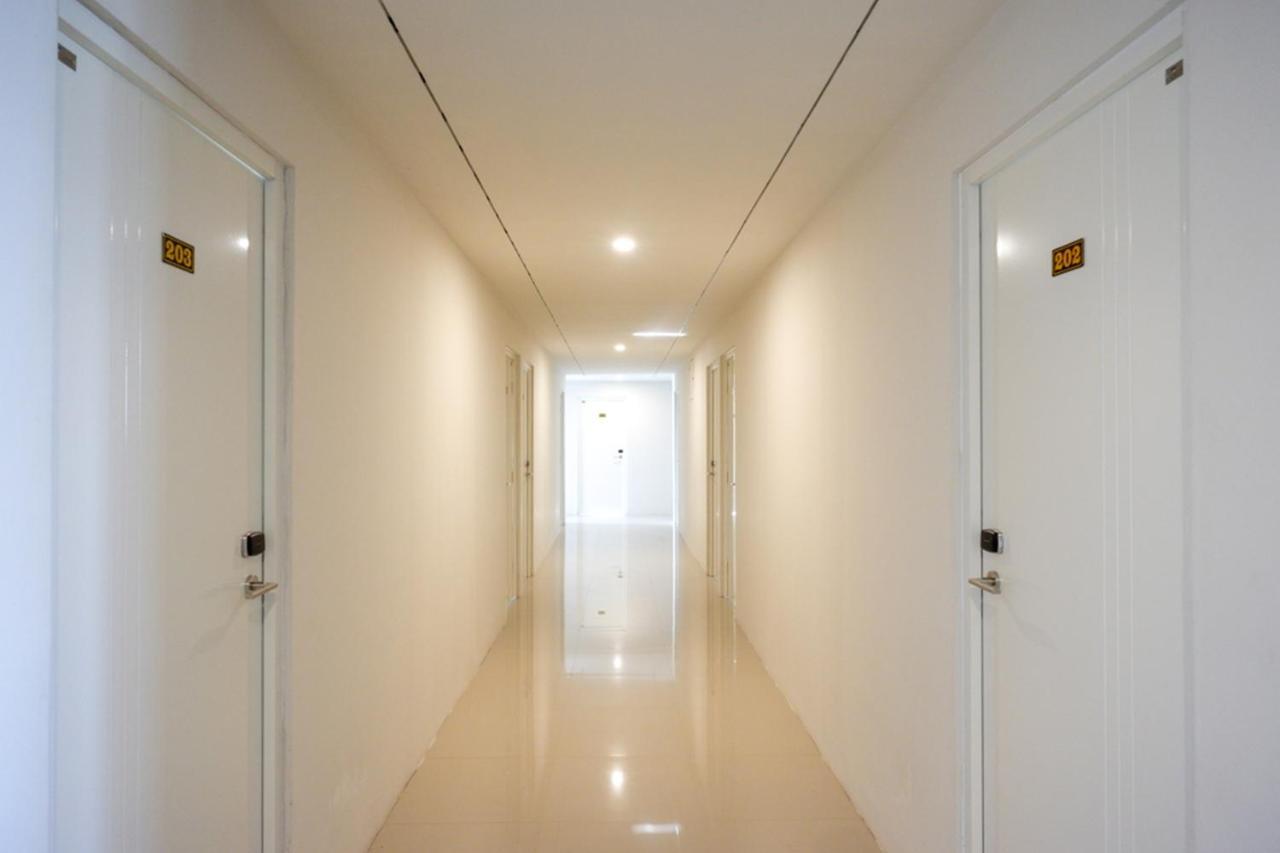 Reddoorz Plus Near Solo Baru Dış mekan fotoğraf