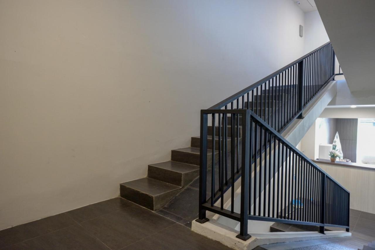 Reddoorz Plus Near Solo Baru Dış mekan fotoğraf
