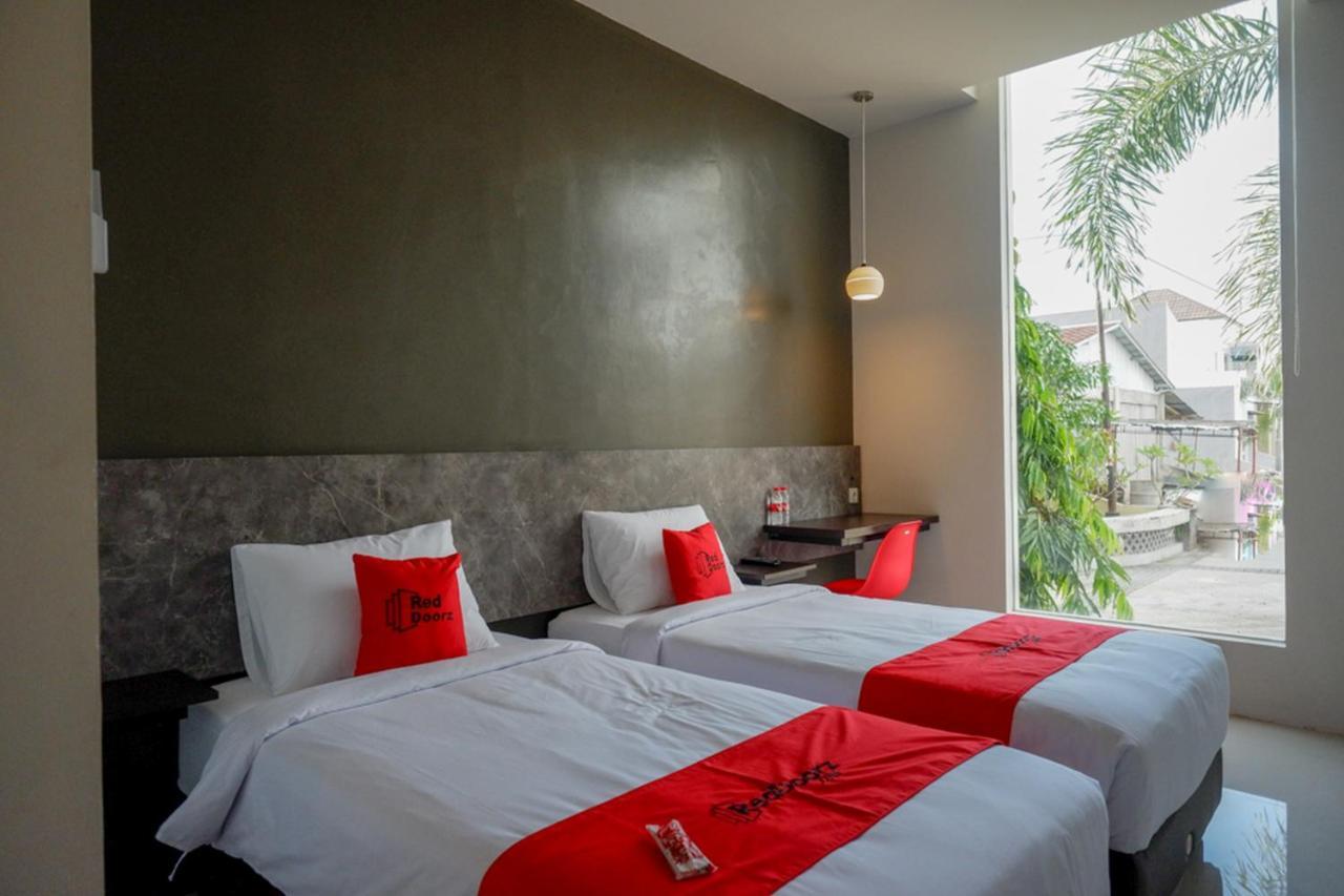 Reddoorz Plus Near Solo Baru Dış mekan fotoğraf