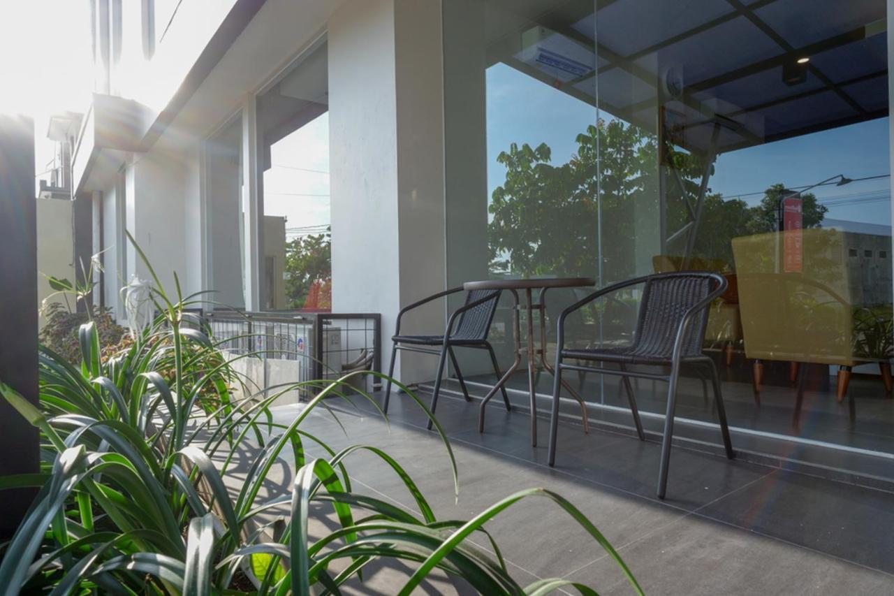 Reddoorz Plus Near Solo Baru Dış mekan fotoğraf