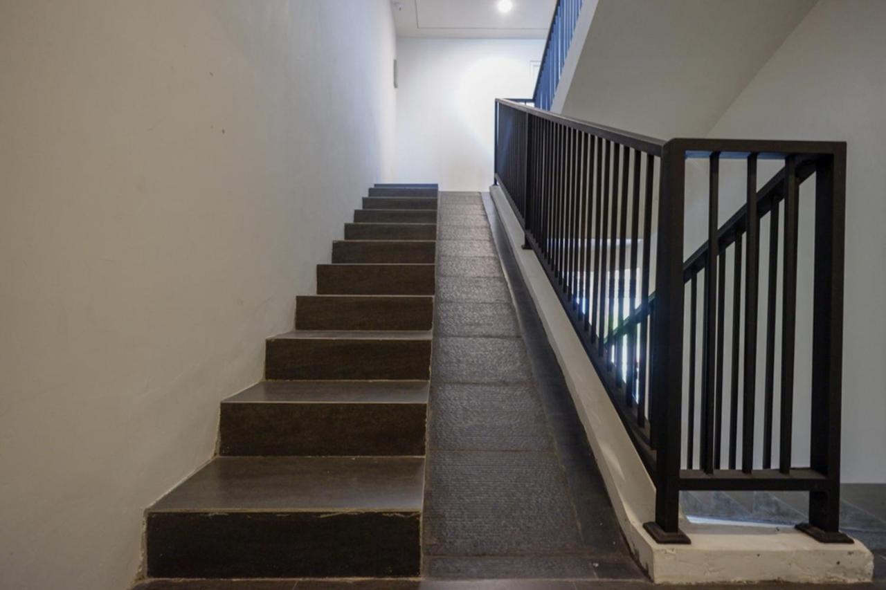 Reddoorz Plus Near Solo Baru Dış mekan fotoğraf