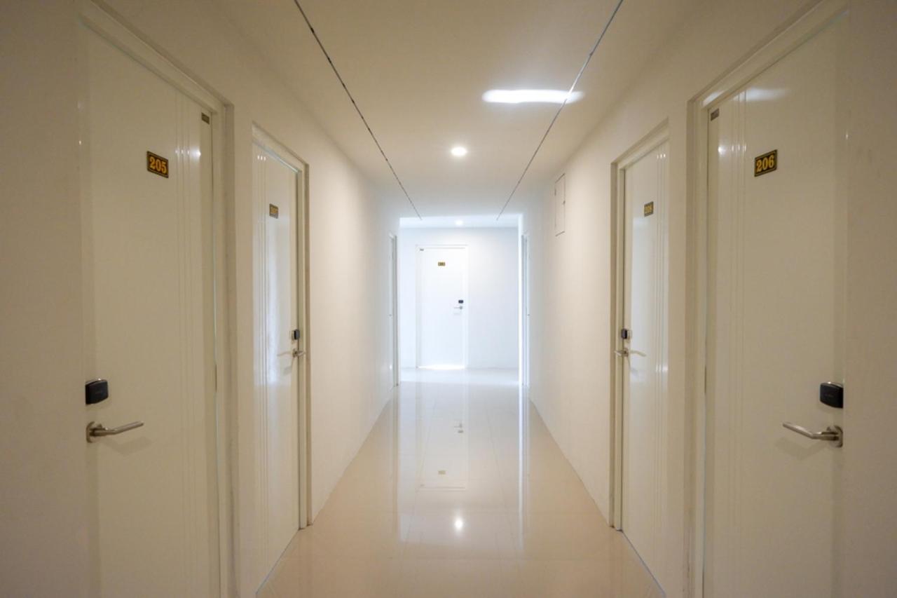 Reddoorz Plus Near Solo Baru Dış mekan fotoğraf